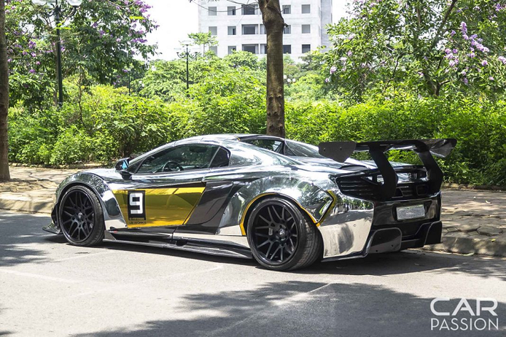 Siêu xe McLaren 650S là mẫu xe thuộc “chương sau” của thương hiệu xe hơi Anh Quốc. 650S được biết đến như một kẻ kế vị của chiếc MP4-12C. McLaren 650S được công bố vào tháng 2 năm 2014 dưới dạng một mẫu xe mới nhưng được xây dựng dựa trên MP4-12C với 25% bộ phận mới và chính thức được ra mắt trước công chúng tại triển lãm Geneva Motor Show 2014.