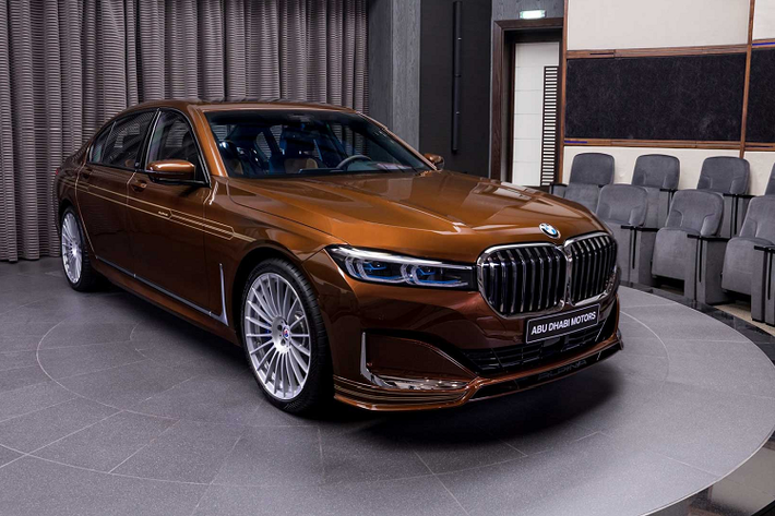 Tương tự như RUF đối với Porsche, Alpina không chỉ là một hãng độ của BMW. Chính phủ Đức xem Alpina là nhà sản xuất ôtô trong nước. Hơn 5 thập kỷ qua, Alpina đã phát triển mối quan hệ bền vững với hãng xe sang BMW đến mức những thông tin báo chí liên quan đến B7 đều được gửi trực tiếp từ bộ phận truyền thông của BMW.