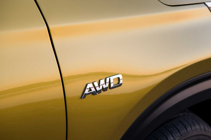 Kia từng cho biết giá xe Kia Seltos 2021 sẽ bán ra dưới 22.000 USD (khoảng 509 triệu đồng) và hãng này đã giữ lời. Bản tiêu chuẩn Seltos LX AWD khởi điểm từ 21.9900 USD (chưa tính phí giao xe). Khá thú vị khi bản tiêu chuẩn Kia Seltos LX đã có luôn AWD.