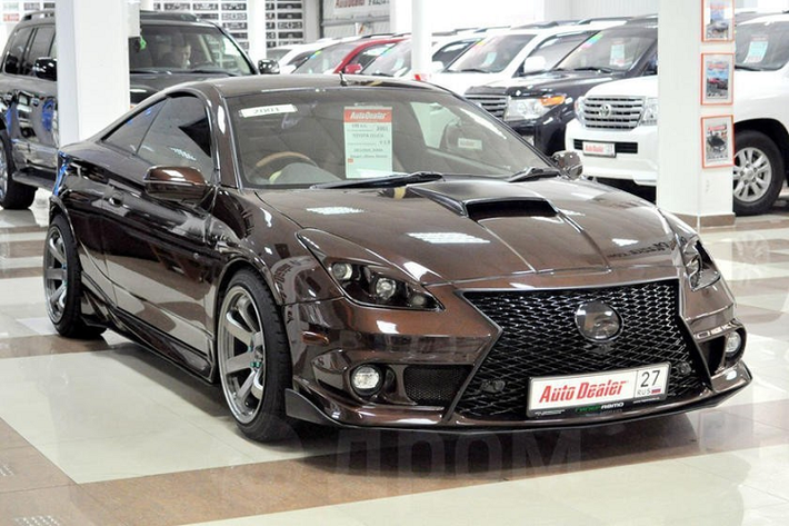 Trên thế giới, đã có không ít người sở hữu ôtô Toyota độ xe sang Lexus. Tuy nhiên, phần lớn những người này đều chỉ độ đơn giản là lắp mặt ca-lăng của Lexus lên chiếc xe Toyota của mình. Hiếm ai biến hẳn một chiếc Toyota thành xe Lexus LC 500 như trong bài viết này.