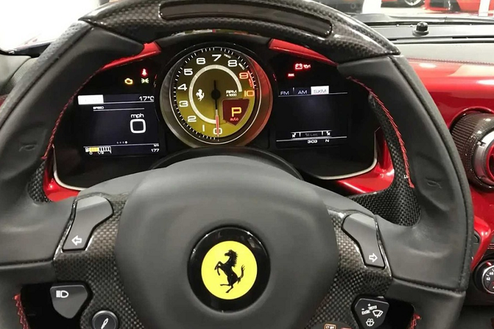 Ferrari F60 trang bị động cơ V12 6.3L, hút khí tự nhiên. Khi kết hợp cùng hộp số ly hợp kép 7 cấp, khối động cơ này tạo ra công suất 730 mã lực và mô-men xoắn cực đại 690 Nm. Xe có khả năng tăng tốc 0-100 km/h trong 3,1 giây.