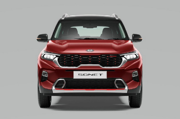 Kia Sonet 2021 mới mang kiểu dáng thiết kế khá giống với bản concept đã được trưng bày tại triển lãm Auto Expo 2020. Tuy nhiên, phiên bản sản xuất có một số thay đổi như tay nắm cửa và các gương chiếu hậu là kiểu thông thường, chứ không giống bản concept, cũng như lược bỏ các chi tiết quá hào nhoáng.