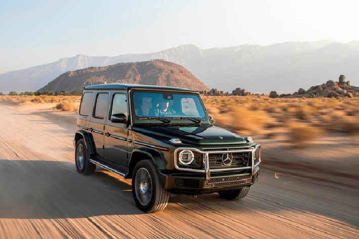 Mẫu xe SUV Mercedes G-Class thiết kế mới ra mắt năm 2019 và từ đó tới nay chưa được nâng cấp lớn lần nào. Giới mộ điệu G-Wagon vì thế rất kỳ vọng model 2021 sẽ mang tới làn gió mới. Mercedes G-Class 2021 không chỉ làm mới thiết kế mà còn bổ sung thêm công nghệ và nhiều tùy chọn cá nhân hóa. Thay đổi này sẽ được áp dụng trên model mới (2021) sản xuất từ tháng 9/2020.