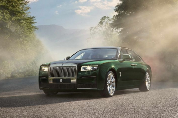 Rolls-Royce Ghost thế hệ mới vừa đực ra mắt thế giới hồi đầu tháng này, và bây giờ chiếc xe siêu sang sẽ có thêm phiên bản Ghost Extended với không gian để chân của hàng ghế sau vô cùng rộng rãi - hơn mọi chiếc sedan khác nhà Rolls-Royce, ngoại trừ Phantom Extended.