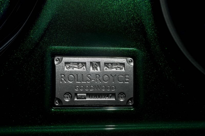Mẫu xe siêu sang Rolls-Royce Ghost 2021 mới sẽ được bán ra trong thời gian tới, việc giao hàng sẽ bắt đầu trước cuối năm nay.