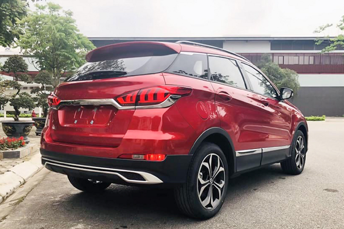 Khi có nhu cầu tìm mua một chiếc CUV để phục vụ cho gia đình, nhiều người có sẵn sàng bỏ qua yếu tốt thương hiệu, sự tin cậy của động cơ & hộp số và hệ truyền động khi sử dụng “về lâu về dài”, và hơn hết là độ an toàn để “hỏi cưới” mẫu xe BAIC X55 này không lịa là câu chuyện hoàn toàn khác?