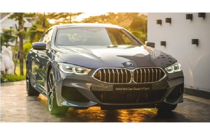 BMW 8-Series Gran Coupe mới đã chính thức lên kệ tại Malaysia với một biến thể duy nhất là 840i M Sport. Có giá bán 968.000 RM (khoảng 5,2 tỷ đồng) không tính bảo hiểm, mẫu sedan 4 cửa đi kèm chế độ bảo hành 5 năm/không giới hạn số km.