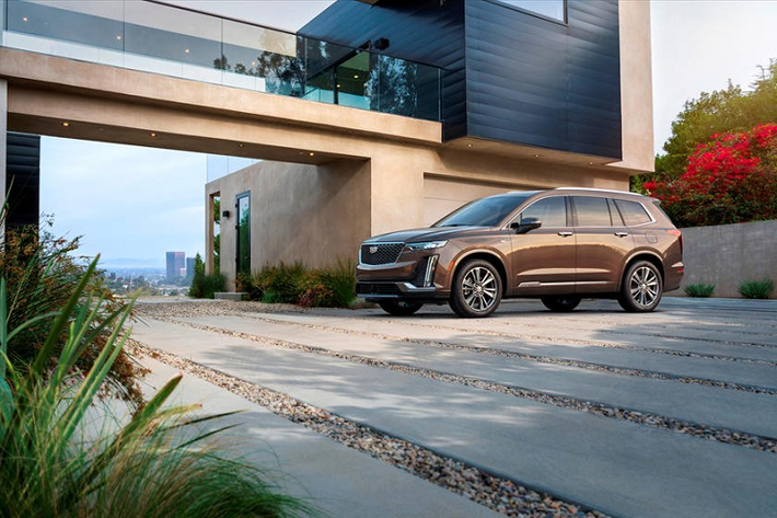 Cộng thêm giá tiêu chuẩn của một chiếc XT6, giá xe Cadillac XT6 bọc giáp với khoảng 80.000 USD (tương đương 1,85 tỷ đồng).
