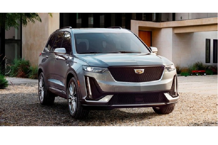 Bên cạnh lớp giáp bảo vệ, hệ thống an toàn của XT6 còn có hệ thống phanh tự động trước người đi bộ, một chế độ nhìn đêm, hệ thống cảnh báo rời làn đường, và cảnh báo va chạm điểm mù phía trước lẫn phía sau. Chiếc XT6 mới của AddArmor còn có bộ lốp run-flat mà có thể di chuyển 80 kg sau khi bị thương tích.