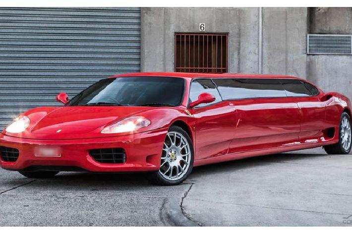 Thực ra, đây không phải chiếc Ferrari 360 Modena Limo từng được phát hiện, vào năm 2017, một chiếc Ferrari 360 Modena ở Anh cũng đã được sửa đổi để trở thành một chiếc limo hoàn chỉnh. Tất nhiên, Ferrari không thích điều này, hãng đã phải cảnh cáo tới chủ sở hữu của chiếc 360 Modena Limo khi đó.