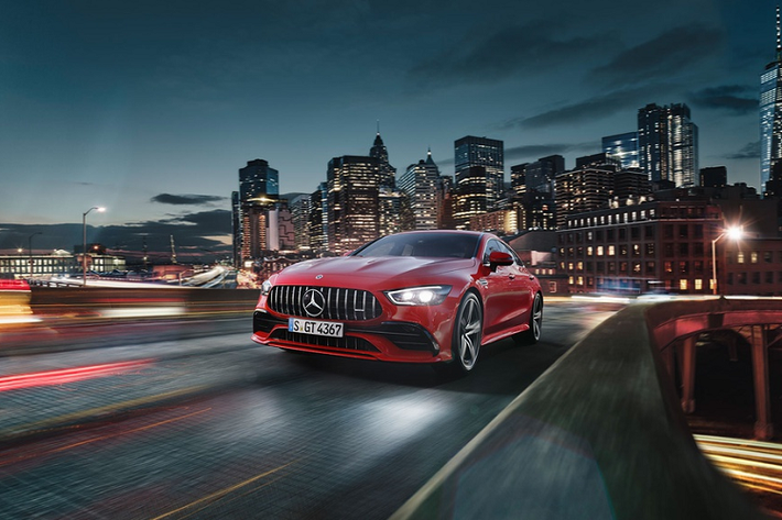 Ra mắt vào đầu năm 2018, Mercedes-AMG GT Coupé 4 cửa là biến thể của xe thể thao AMG GT danh tiếng. AMG GT Coupé 4 cửa được thiết kế và chế tạo trên nền tảng của E-Class và CLS.