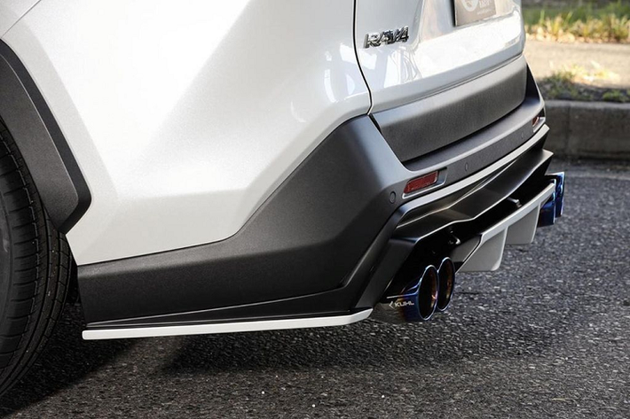 Tuy không mang tới những thay đổi bên dưới nắp capo nhưng Kuhl Racing dường như đã có sự chuẩn bị tốt cho mẫu Toyota RAV4 GR hoàn toàn mới– dòng sản phẩm được Toyota hứa hẹn cho ra mắt trong thời gian tới với nhiều nâng cấp hiệu năng.