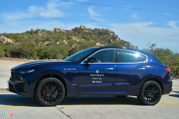 Tại Việt Nam, Maserati Levante có giá bán khởi điểm từ 5,5 tỷ đồng cho phiên bản tiêu chuẩn, phiên bản đắt nhất là Levante Trofeo có giá bán 14-17 tỷ đồng. Trong tầm giá này, đối thủ của Levante là những cái tên như Porsche Cayenne (4,7-9,7 tỷ đồng), Range Rover Sport (giá từ 4,8 tỷ đồng).