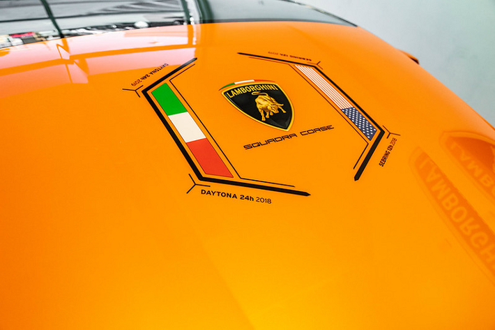 Thay thế cho logo Huracán EVO, hai logo Sebring 12h và Daytona 24h được đặt tại hốc gió bên dưới, trước bánh sau của xe. Lamborghini chỉ sản xuất 36 chiếc xe thuộc phiên bản này.