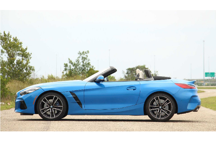 Xe sẽ được giới thiệu tại Việt Nam vào thời điểm quý III/ năm nay. Mức giá xe BMW Z4 2020 mới dự kiến sẽ không dưới 3 tỷ đồng.