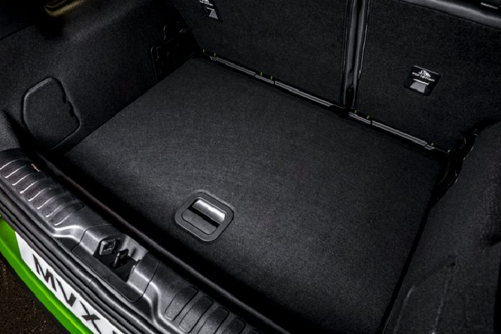 Mẫu xe này còn được trang bị công nghệ FordPass Connect cho phép chủ nhân của nó điều khiển một số tính năng từ xa như khóa cửa, định vị xe thông qua ứng dụng.