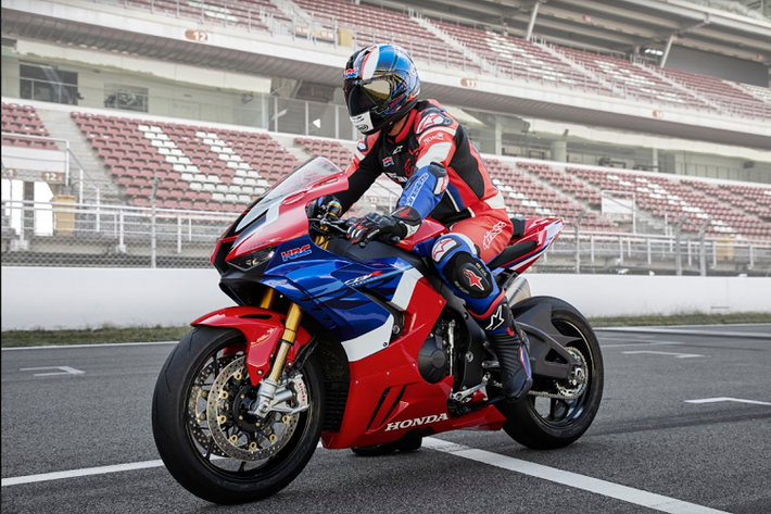 Dù sao, có thể đảm bảo rằng tốc độ tối đa của Honda CBR1000RR-R trị giá bạc tỷ sắp có mặt tại Việt Nam sẽ vượt qua con số 300km/h. Hãy chờ xem