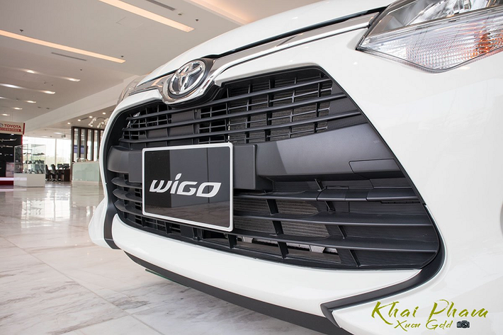 Nhằm giúp khách hàng có cái nhìn thực thế, chúng tôi giới thiệu Toyota Wigo 2020 bản MT hiện hành với mức giá 345 triệu đồng. Đây là phiên bản dành cho khách hàng chuyên dịch vụ bởi mức giá mà thương hiệu Nhật Bản cho là rẻ, nhưng thực tế Wigo MT không hề rẻ.