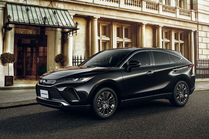 Mới đây, hãng xe Nhật Bản - Toyota đã chính thức vén màu thế hệ thứ 4 của mẫu crossover Toyota Harrier hoàn toàn mới. Mẫu xe này được phát triển trên hệ khung gầm TNGA GA-K, tương tự hai người anh em Highlander và RAV4.