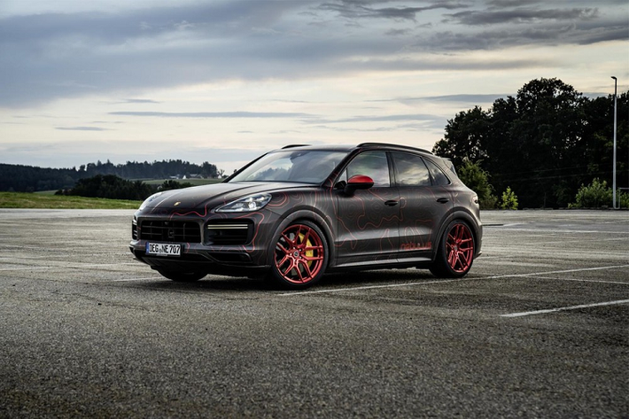 Mẫu SUV hạng sang Porsche Cayenne không phải là mẫu xe thường được mang ra độ, tuy nhiên điều này không ngăn cản công ty Nebulus tiến hành thay đổi diện mạo bên ngoài của chiếc xe Đức và thậm chí mang tới cho nó một con số mã lực tầm cỡ siêu xe.
