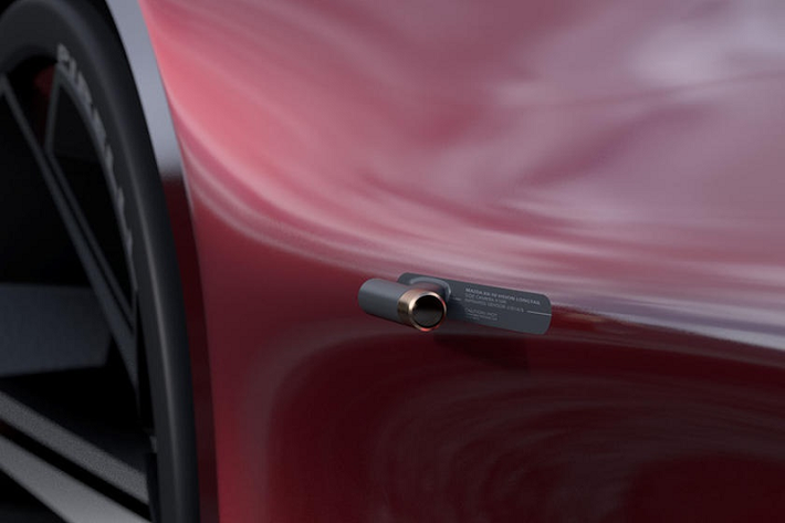 Thiết kế này sẽ cho phép siêu xe Mazda RX-10 Vision Longtail lao như tên bắn từ 0 lên gần 100km/h trong 2,5 giây và đạt tốc độ tối đa 426km/h. Việc sử dụng rộng rãi các vật liệu nhẹ cũng sẽ khiến trọng lượng giảm xuống chỉ còn 657 kg.