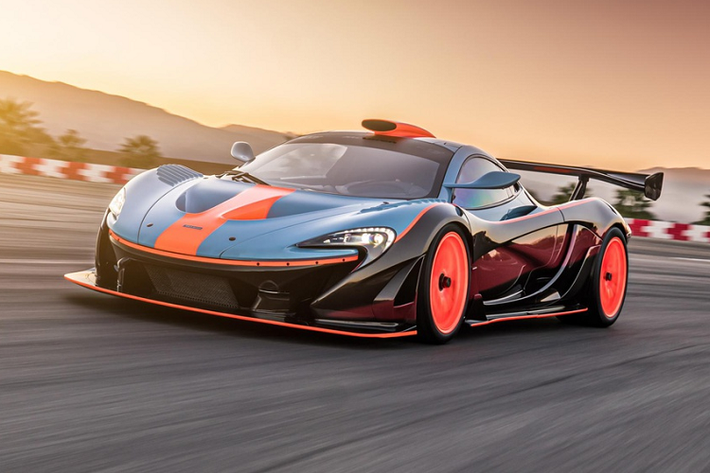 McLaren P1 GTR mới là phiên bản xe đua của siêu phẩm McLaren P1 được chính thức trình làng vào năm 2014. Mẫu xe này ra đời để kỷ niệm 20 năm vô địch của đội đua McLaren tại giải đua 24 Hours of Le Mans vào năm 1995 trên chiếc McLaren F1 GTR.