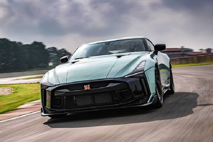 Siêu xe Nissan GT-R50 của Nissan và Italdesign đáng ra sẽ có mặt tại Triển lãm Ô tô Quốc tế Geneva năm nay, nhưng vì đại dịch Covid-19 mà việc này đã bị gián đoạn. Vì vậy, Nissan đã quyết định công bố GT-R50 Italdesign trực tuyến.