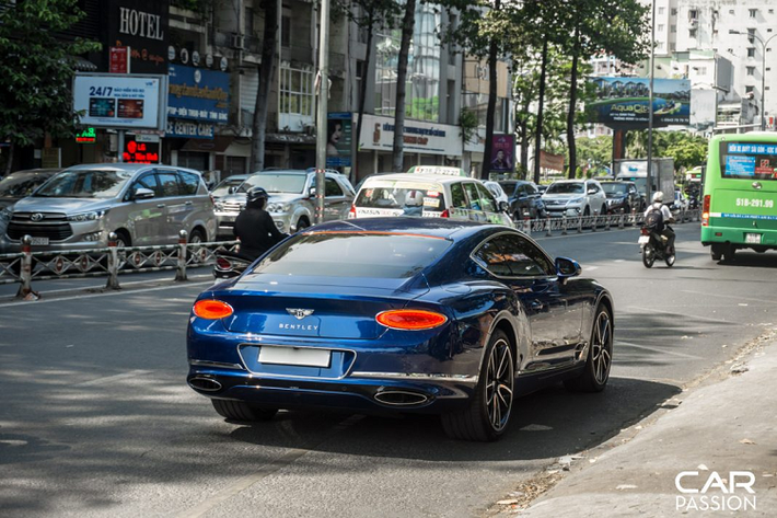 Hiện chưa rõ giá xe Bentley Continental GT First Edition tại thị trường Việt Nam nhưng chắc chắn chủ nhân phải “rút hầu bao” không dưới 20 tỉ Đồng để mang về garage mẫu xe siêu sang đến từ Anh Quốc.
