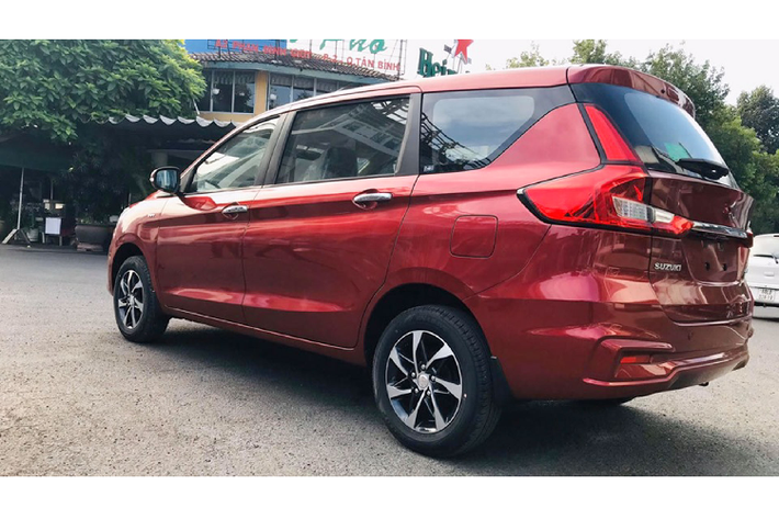 Là phiên bản nâng cấp tập trung vào kiểu dáng và trang bị, chính vì thế không có thay đổi nào về động cơ & hệ truyền động – Suzuki Ertiga 2020 vẫn sử dụng động cơ 4 xy-lanh thẳng hàng dung tích 1.5L (N/A) mới có tên mã là K15B cho công suất tối đa 103 mã lực tại vòng tua 6.000 vòng/phút và mô-men xoắn cực đại 138Nm có được từ 4.400 vòng/phút.