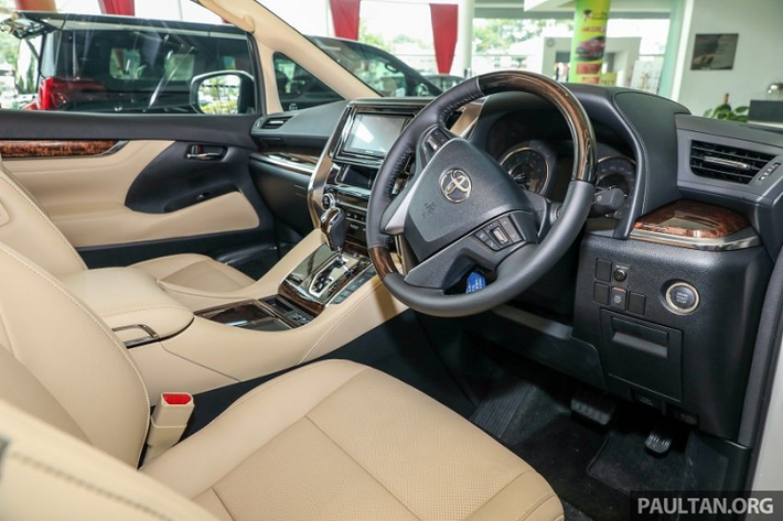 MPV hạng sang Toyota Alphard và Vellfire 2020 cũng có sẵn hệ thống giám sát áp suất lốp. Bên cạnh đó, hệ thống viễn thông sử dụng kết nối GPS/GSM để theo dõi vị trí của xe mọi lúc. Hệ thống cũng có thể theo dõi và ghi lại tốc độ xe và các điều kiện vận hành khác mà chiếc xe đã trải qua. Dữ liệu sẽ được gửi qua email cho người dùng nhất định.