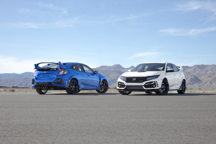 Sau lần đầu tiên ra mắt tại Tokyo Auto Salon năm nay, mẫu hatchback thể thao Honda Civic Type R 2020 mới sẽ trình làng tại Mỹ. Chiếc xe sẽ chính thức được bán ra vào mùa đông. Đây là phiên bản facelift với những nâng cấp về kiểu dáng, màu sắc lẫn hệ truyền động.