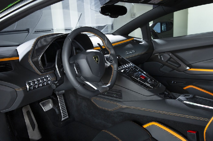 Mức giá bán siêu xe Lamborghini Aventador S Taiwan Edition tại Đài Loan bắt đầu từ 20,8 tỷ đồng.