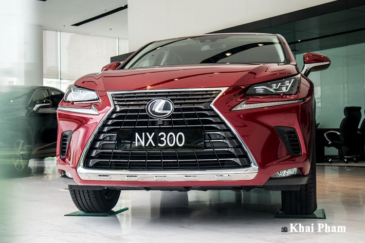 Hiện tại, giá xe Lexus NX 300 2020 tại đại lý chính hãng tại Hà Nội với mức bán ra được công bố 2,56 tỷ đồng nhưng hiện đại lý đang dành nhiều chương trình ưu đãi cho khách hàng mua xe