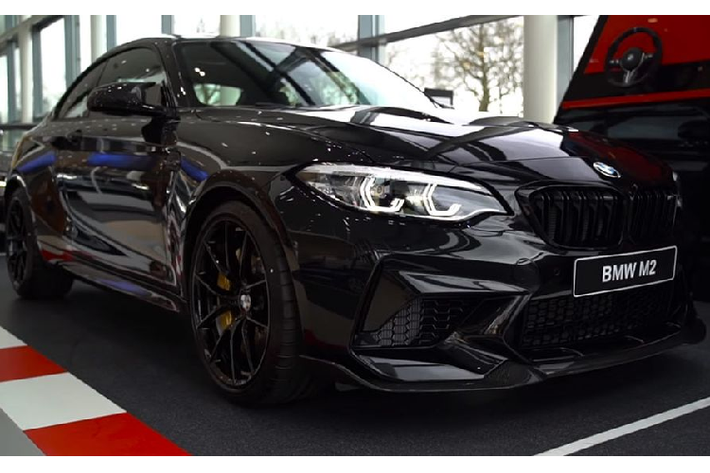 Bên cạnh 3-Series, BMW 2-Series 2020 mới cũng được biết đến như một dòng sedan nhỏ gọn nhưng mang trên mình khối sức mạnh đáng nể, luôn đem lại sự phấn khích cho người ngồi sau vô lăng. Và nhắc tới 2-Series, chắc chắn phải nhắc tới những phiên bản thể thao mang logo M hay đặc biệt là mẫu xe “trùm cuối” M2 CS.