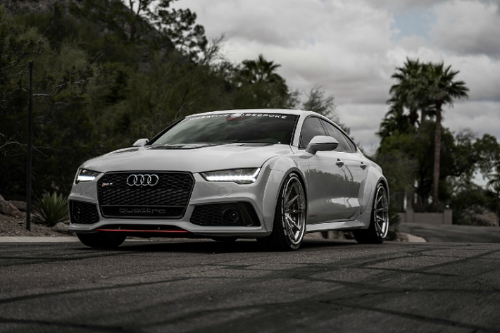Audi RS7 2019 mới là một trong những dòng xe sedan hiệu suất cao nổi bật của hãng xe sang Đức, chữ "RS" trong RS7 mang ý nghĩa xe đua (Reen Sport). Các dòng xe RS của Audi đều có thể sử dụng cho việc di chuyển hàng ngày, nhưng vẫn mang đến sức mạnh của một chiếc xe đua.