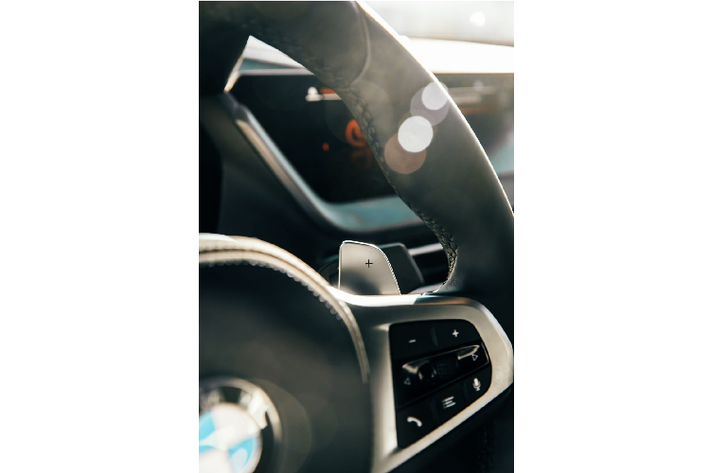 Giá xe BMW 218i Gran Coupe Black Shadow 138 mã lực khởi điểm là 37,675 Euro (40,790 Đô), 47,086 Euro (50,975 Đô) cho chiếc 190d Gran Coupe đen 187 mã lực.