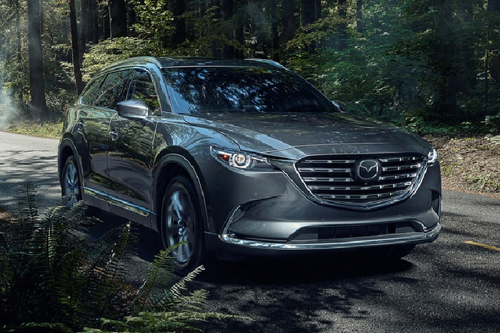 Mazda CX-9 thế hệ thứ hai ra mắt vào năm 2017 và trải qua rất ít thay đổi kể từ thời điểm đó. Giờ đây, Mazda CX-9 2021 đã có mặt trên thị trường với sự đổi mới về thiết kế lẫn công nghệ nhằm duy trì tính cạnh tranh trong phân khúc.