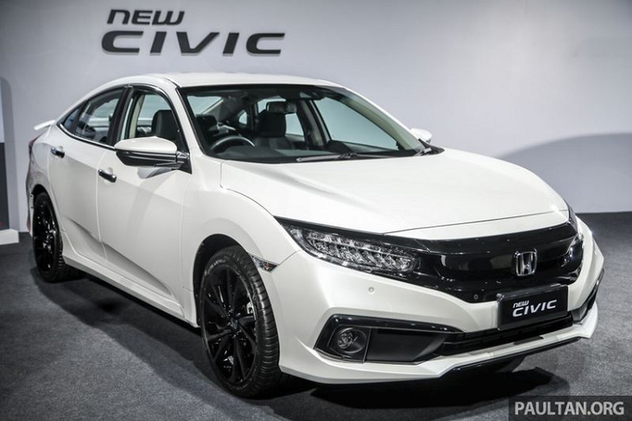 Honda mới đây vừa chính thức giới thiệu phiên bản nâng cấp giữa vòng đời của mẫu sedan hạng C - Civic tại thị trường Malaysia. So với phiên bản tiền nhiệm, Honda Civic 2020 mới sở hữu một số nâng cấp nhẹ về mặt thiết kế nội, ngoại thất và các trang bị công nghệ an toàn đi kèm.