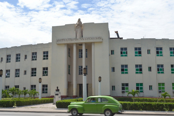 Trong nhiều năm, Cuba còn phát triển các bệnh viện đặc biệt điều trị bệnh riêng cho người nước ngoài cũng như các nhà ngoại giao nước ngoài. Ảnh havanatimes.