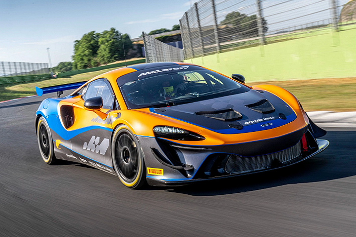 Siêu xe McLaren Artura GT4 là bản đua chuyên dụng cho phân khúc GT4, được phát triển trên nền tảng mẫu xe thể thao hybrid Artura. So với phiên bản thương mại, chiếc xe hoàn toàn không được hỗ trợ công nghệ hybrid và sẽ chính thức có mặt tại sự kiện Goodwood Festival of Speed 2022.
