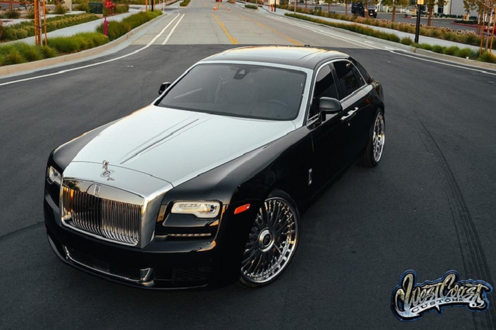 West Coast Customs chính là đơn vị đã biến Rolls-Royce siêu sang của Justin Bieber thành 103EX tùy chỉnh, có thể sử dụng trong thế giới thực, hãng điều chỉnh này cũng giúp rapper will.i.am và Mercedes xây dựng The Flip - một chiếc coupe mang khuôn mặt của G-Class.