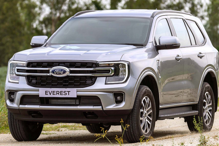 Tại Thái Lan, Ford Everest 2023 bản Trend 2.0 Turbo 2WD 6AT có giá bán 1,334 triệu Baht (tương đương 853 triệu đồng). Đây là phiên bản rẻ nhất của dòng xe Ford Everest 2022 thế hệ mới tại Thái Lan, định vị thấp hơn phiên bản Sport và Titanium.