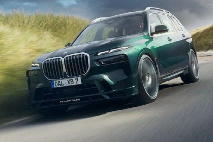 Không ngoài dự đoán, Alpina XB7 2023 mới vẫn áp dụng thiết kế từ BMW X7 với đèn chiếu sáng tách rời, ngoại hình hầm hố hơn với các chi tiết mới ở hốc gió trước và cả phía cản sau của xe. Hệ thống ống xả mới trông thể thao hơn nhiều.