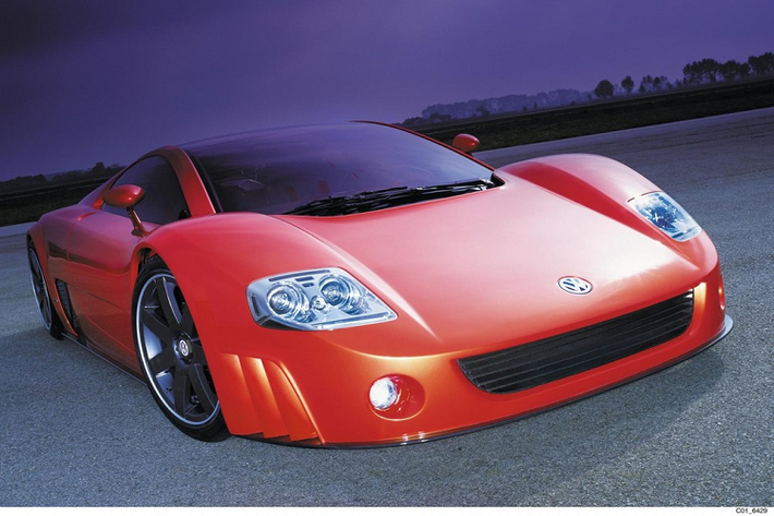 Trong khi Bugatti Veyron và Chiron là một trong những mẫu xe nổi tiếng nhất có trang bị động cơ “W”, ít ai nhớ rằng Volkswagen Group đã thiết kế một siêu xe với động cơ “W” trước cả Veyron. Chiếc xe đó được đặt tên là Volkswagen W12 Concept Coupe (còn gọi là W12 Syncro), ra mắt lần đầu tại Triển lãm Ô tô Quốc tế Tokyo năm 1997. Nó không được đưa vào dây chuyền sản xuất nhưng đã phá vỡ một số kỷ lục tốc độ thế giới trong quá trình thử nghiệm.