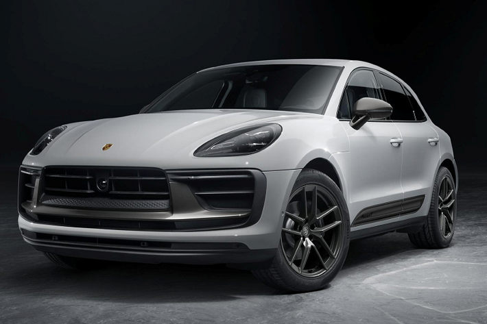Để tăng thêm lựa chọn cho người dùng, Porsche Macan T 2022 mới được giới thiệu khác biệt hoàn toàn cá tính của các phiên bản hiệu suất cao Macan S hay GTS. Mẫu xe này được thiết lập như một dòng Crossover có khả năng chinh phục những cung đường trường, xuyên qua các hẻm núi, hay lang thang ở các đường mòn ngoại thành.