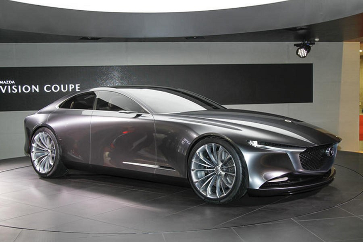 Trao đổi với phóng viên tạp chí Autocar trong cuộc phỏng vấn gần đây, ông Joachim Kunz, Giám đốc kỹ thuật của Mazda châu Âu, khẳng định: "Xu hướng chuộng xe SUV vẫn đang tiếp tục. Với Mazda, đây chính là loại xe bán chạy nhất".