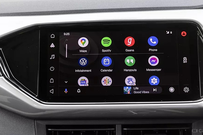 Chưa hết, Volkswagen T-Cross tại Ấn Độ còn có những trang bị an toàn như 6 túi khí, camera lùi, cảm biến đỗ xe, hệ thống hỗ trợ khởi hành ngang dốc, hệ thống cân bằng điện tử, hệ thống chống bó cứng phanh ABS và phân bổ lực phanh điện tử EBD. Volkswagen T-Cross vốn được phát triển dựa trên cơ sở gầm bệ MQB A0 IN giống Skoda Kushaq. Đây là cơ sở gầm bệ dành cho những mẫu xe ở các thị trường đang nổi của tập đoàn Volkswagen. Xe sở hữu chiều dài chỉ 4.110 mm, chiều cao 1.580 mm và chiều dài cơ sở 2.550 mm.