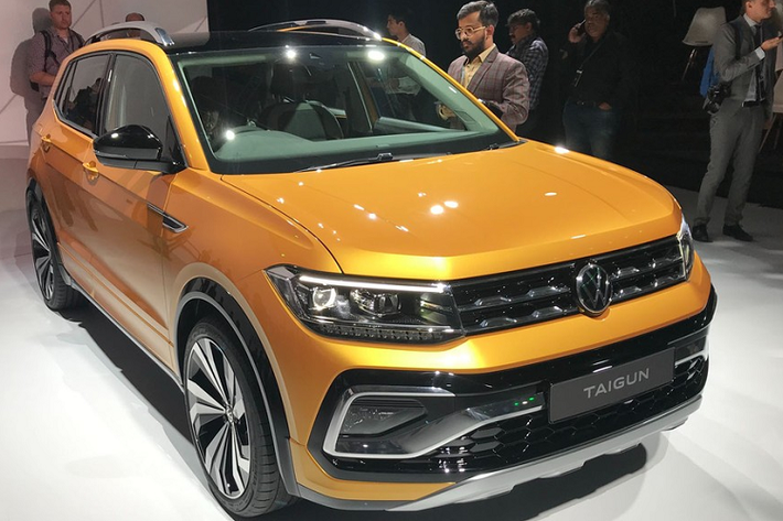 Tại Việt Nam, Volkswagen T-Cross sẽ được trang bị động cơ xăng tăng áp, dung tích 1.0L, sản sinh công suất tối đa 115 mã lực và mô-men xoắn cực đại 178 Nm. Sức mạnh được truyền tới bánh thông qua hộp số tự động 6 cấp.
