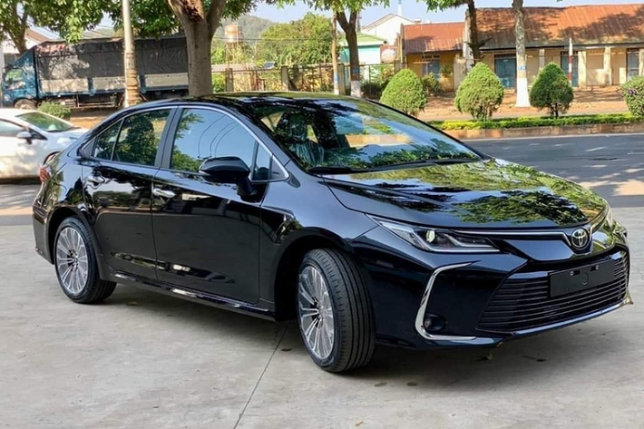 Tính ra bản 1.8G mới rẻ hơn tới 44 triệu đồng so với đời cũ.