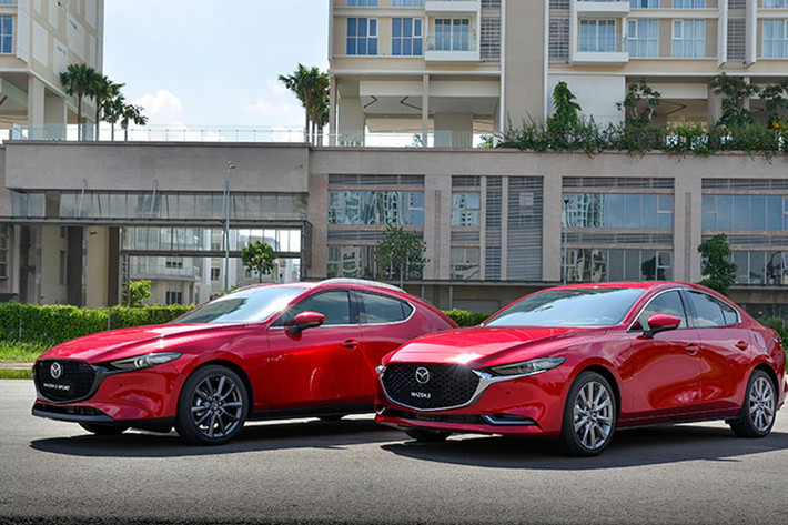 Các đại lý đang có ưu đãi cho 2 dòng xe Mazda3 và CX-5. Bản thấp nhất của Mazda3 là 1.5L Deluxe giảm 40 triệu đồng còn 659 triệu đồng, trong khi hai bản cao hơn gồm 1.5L Luxury và 1.5L Premium cùng giảm khoảng 55 triệu đồng, còn 664 và 734 triệu đồng. Khách mua xe cũng được tặng thêm bộ phụ kiện.